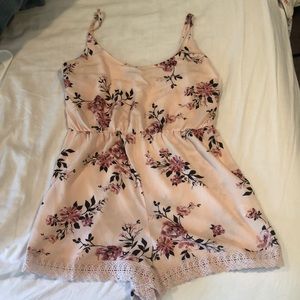 Kendall & Kylie Romper Size M